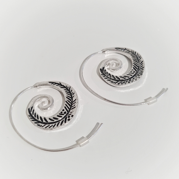 Edgy Jewellery Bundle - Necklaces  Earrings Bracelets - All Excellent Condition - Picture 11 of 11